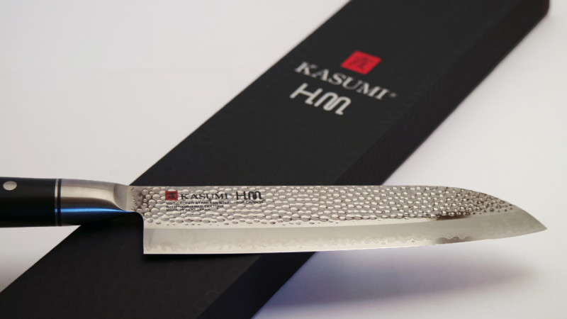 Couteau santoku 17,5 cm acier plastique unie Hammered Kasumi