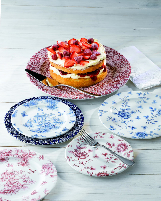 Assiette plate rond Rose Chintz Cranberry porcelaine Ø 27,6 cm Vintage Prints Churchill